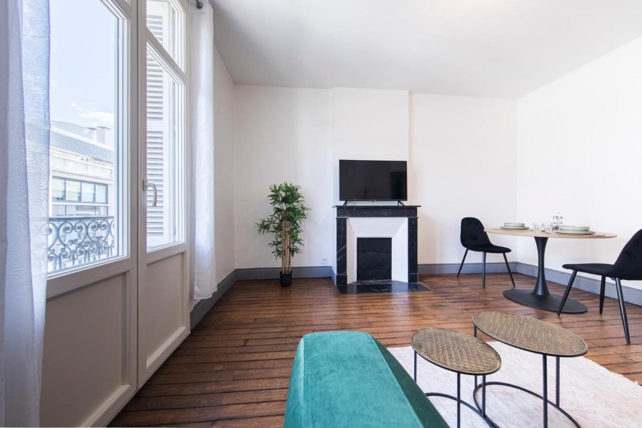 Appartement Avec Balcon A 250 M De La Gare, Hyper Centre Тур Екстериор снимка